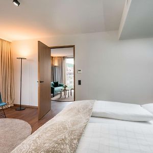One-Bedroom King Suite Annex